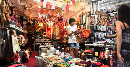 20130626-152654-stanley-market-shops-054